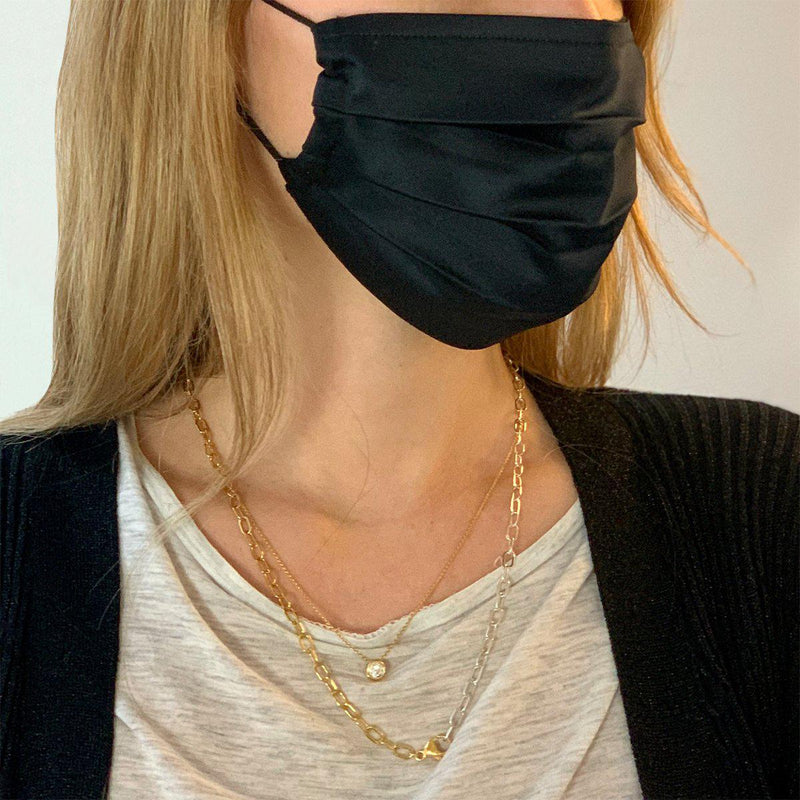 Mund-Nasen-Maske mit Seiden-Feeling | Schwarz von MERSOR Studio | Geschenke bei MERSOR